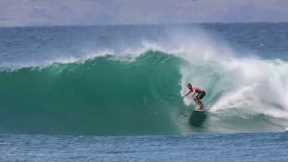 Maui Secret Surf Spot - Single Fin Log Surfing