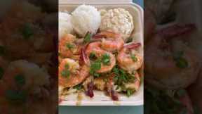 Full Day of Eating in MAUI, HAWAII! 🌊🌊 Warm Cinnamon Rolls, Shrimp Truck & Vietnamese! #shorts