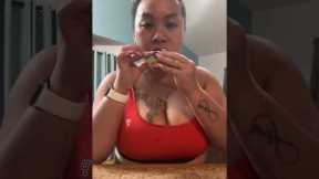 Causal 7-11 Sushi Roll in Kona, HI #mukbang #eatingshow #eating #sushi #food #shorts #kona #hawaii